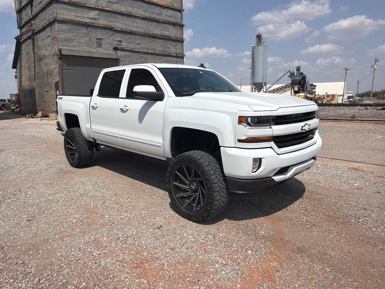 chevrolet silverado 1500 2017 3GCUKREC4HG259567 image chevrolet silverado 1500 2017 3GCUKREC4HG259567 image